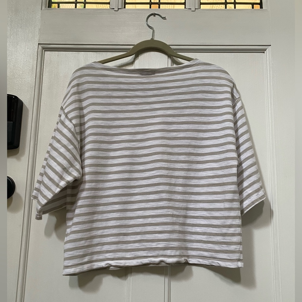 GAP Taupe and White Striped 3/4 Sleeve T-Shirt - Picture 2 of 5